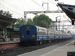 Vijayawada Jan Shatabdi Express na stacji Kathivakkam