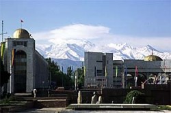 Z Biszkeku niedaleko w poteżne góry...