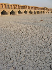 Iran, Esfahan, Si-o-Seh Bridge