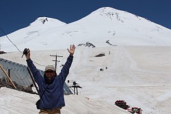 Rosja, przy szczytach Elbrusu