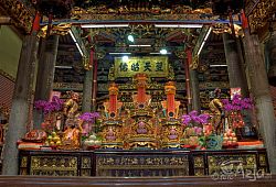 Świątynia Guandu, jeden z ołtarzy