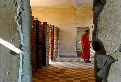 Muzeum Ludobójstwa Tuol Sleng - cele więzienne