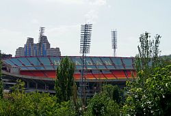 Widok na Stadion Hrazdan od ulicy Paronyan